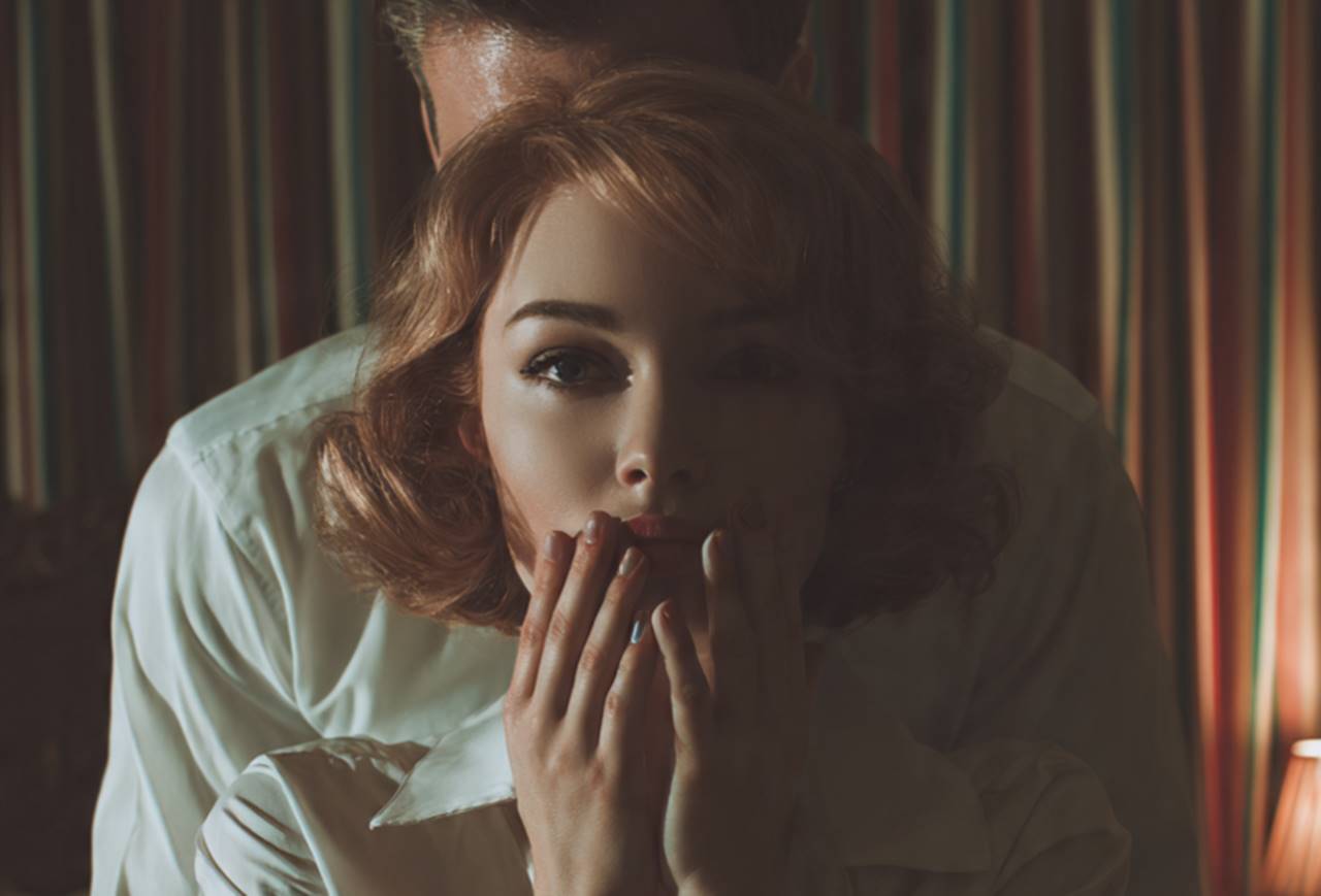 Cheating Wife Biasanya Dilakukan Dengan Siapa?