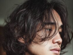 Apa Itu Gaya Rambut Curtain Bangs atau Curtain Haircut dan Kelebihannya?