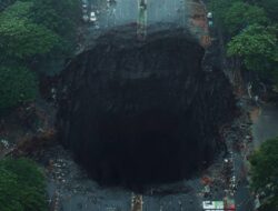 Apa Itu Sinkhole di Jalan dan Bahayanya?